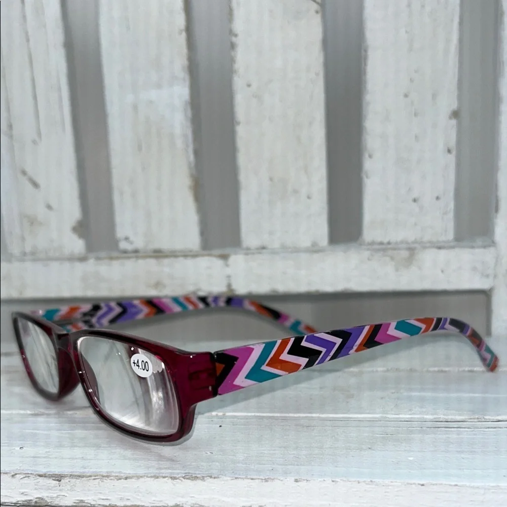 Women's Glasses Set with Chevron Patterned Frames +4.00